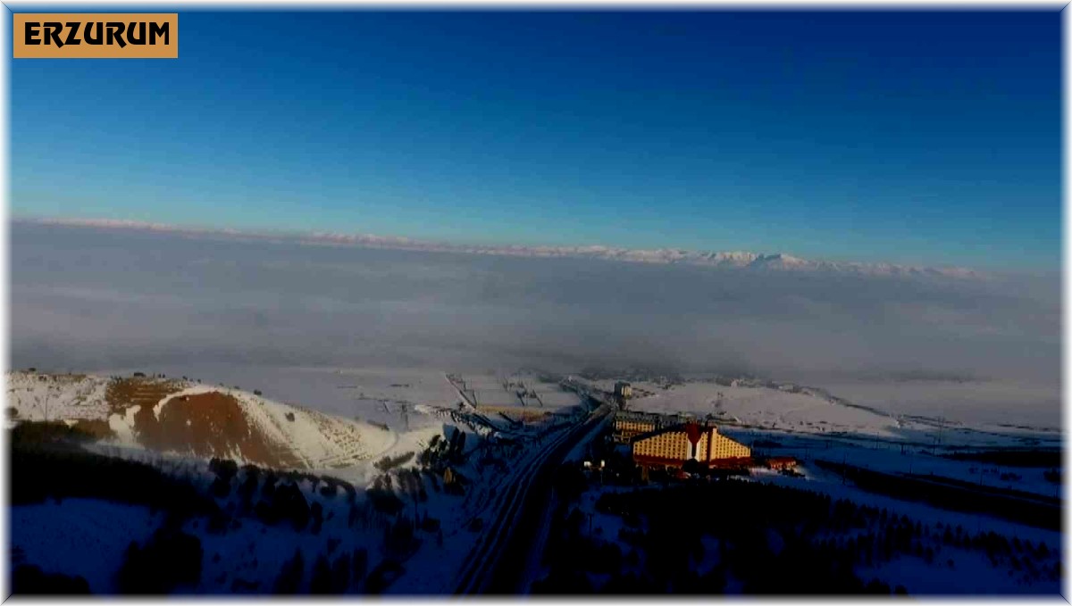 Erzurum'da sis kartpostallık görüntüler oluşturdu