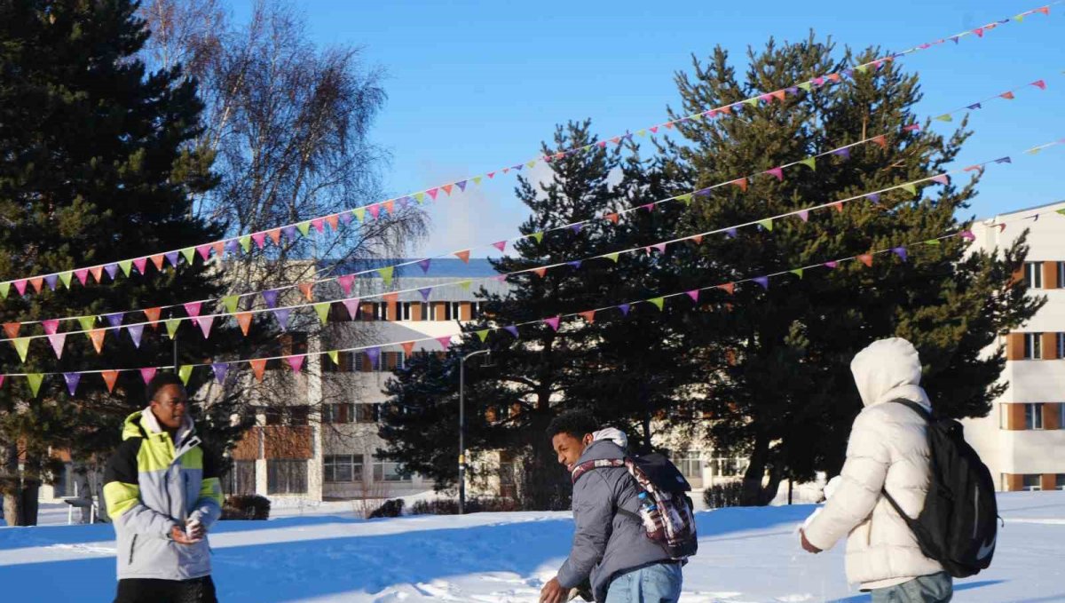 Erzurum'da siyah ile beyazın buluşması