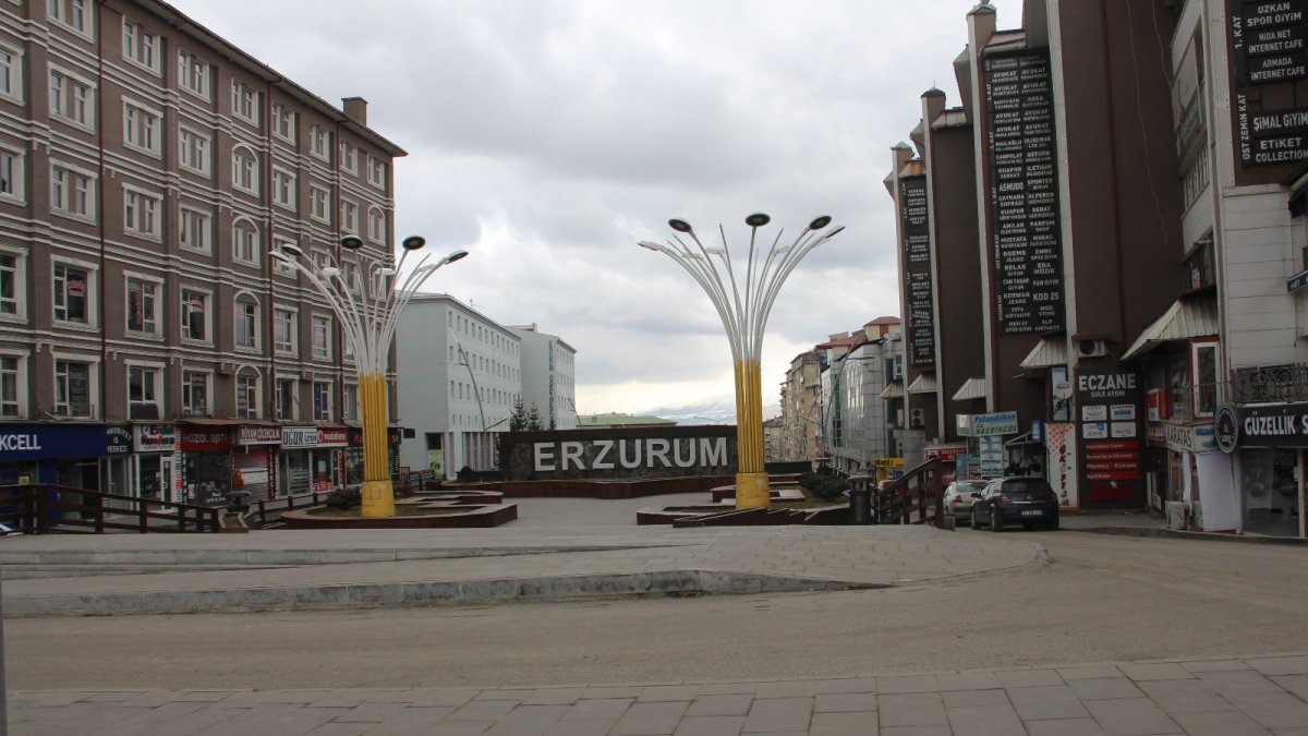 Erzurum'da sokaklar sessiz kaldı