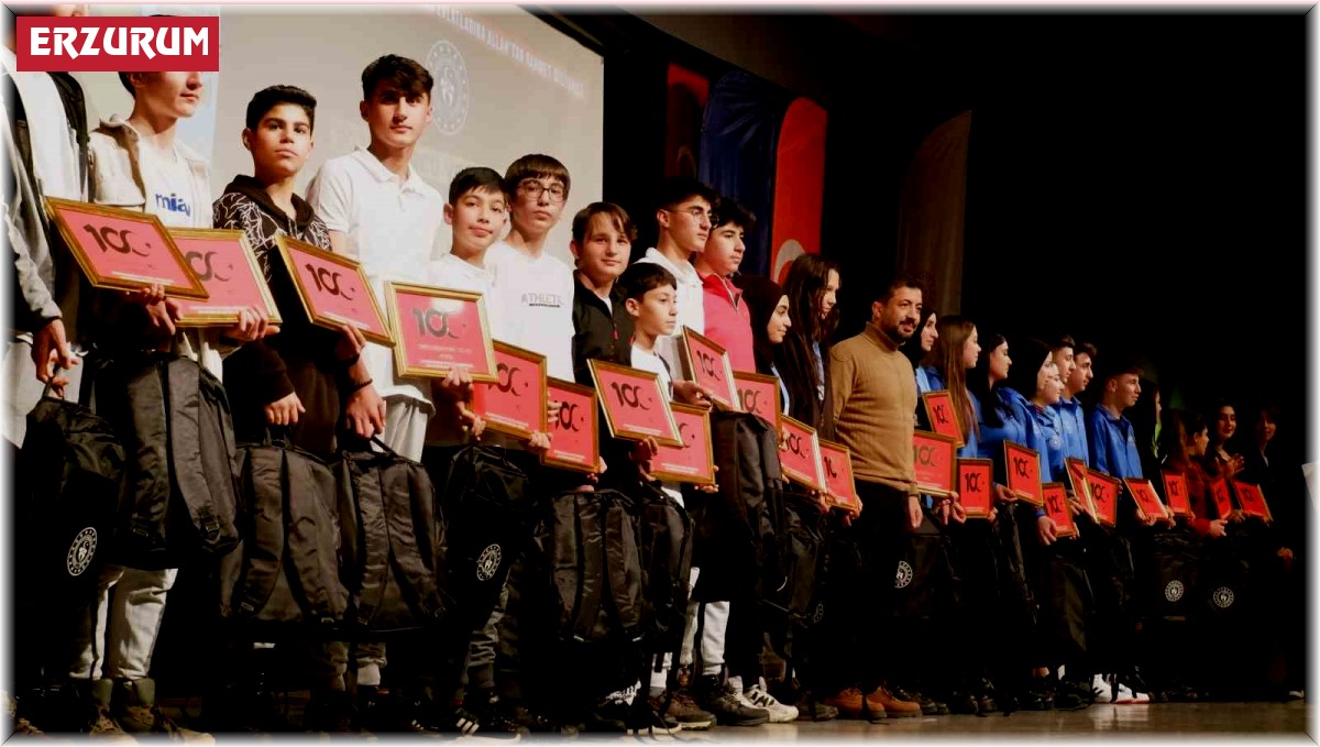 Erzurum'da 'Sporun Enleri' ödüllerini aldı