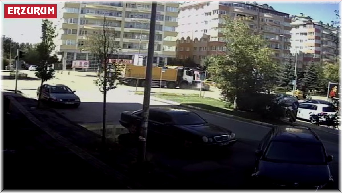 Erzurum'da trafik kazasında yürekler ağza geldi