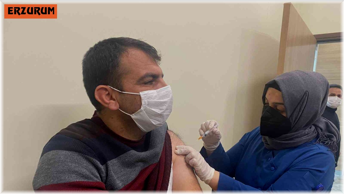 Erzurum'da Turkovac aşısı uygulanmaya başladı