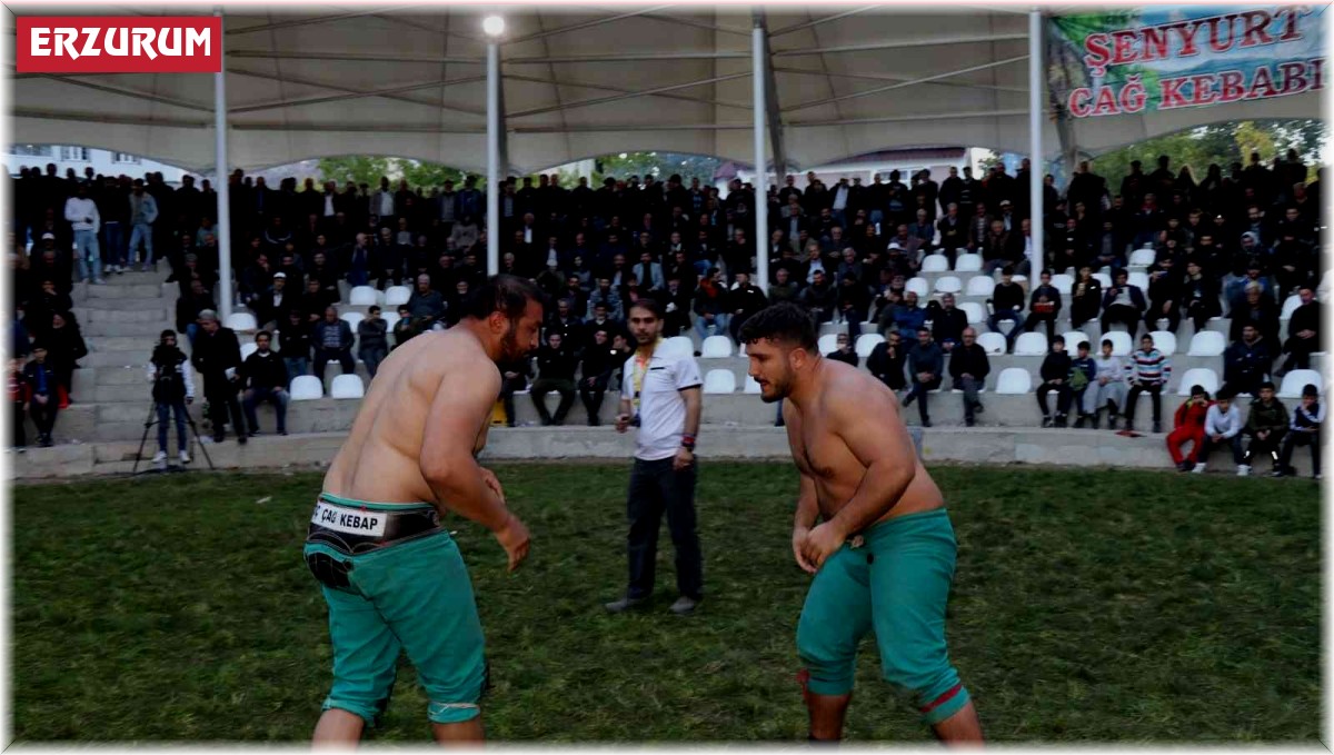 Erzurum'da 'Uzundere Karakucak Güreşleri' nefes kesti