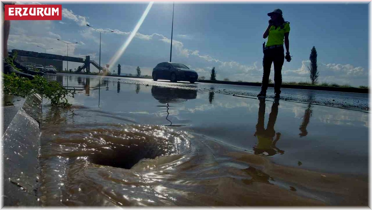 Erzurum'da yağmur sele dönüştü