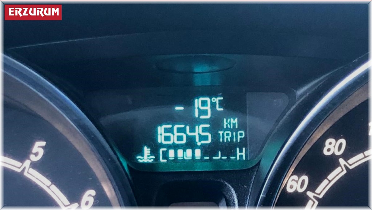 Erzurum dondurucu soğuklara teslim