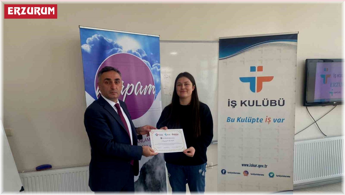 Erzurum İş Kulübü Yeşilay Haftası ve 8 Mart Kadınlar Gününe özel iş kulübü eğitimi düzenledi