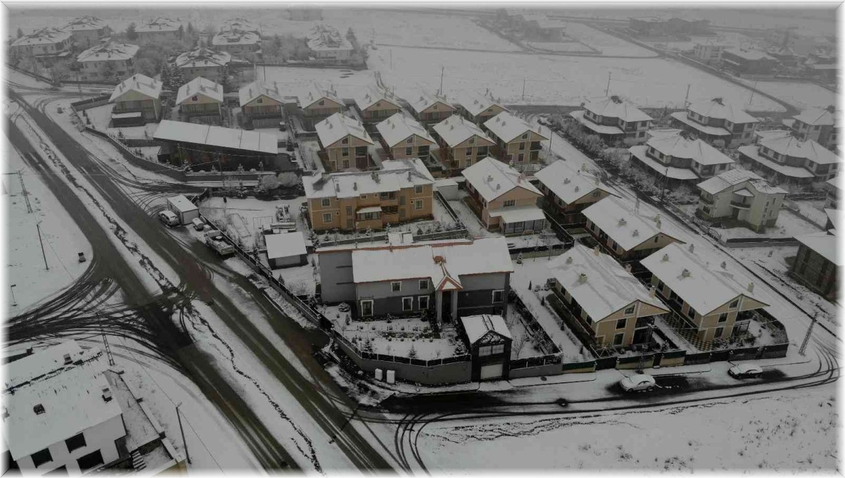 Erzurum karla kaplandı, manzarası mest etti