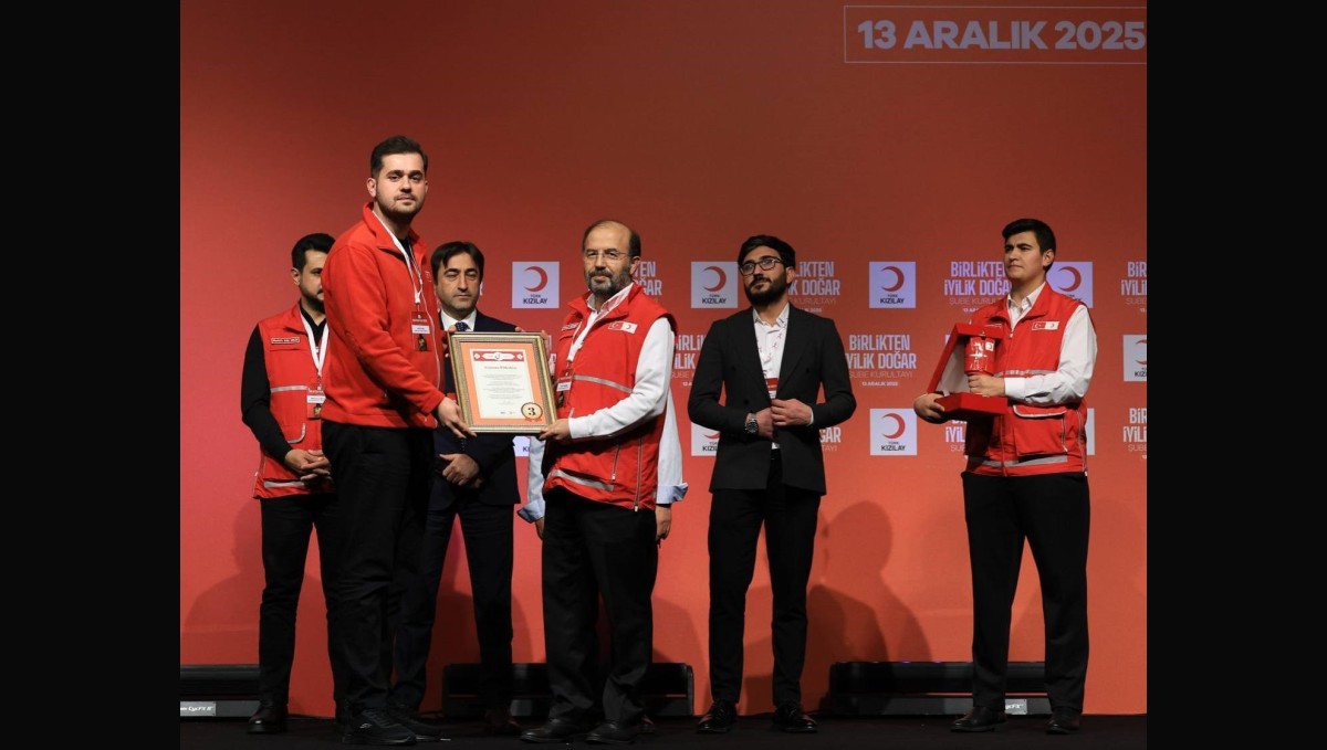 Erzurum Kızılay'a üç ödül