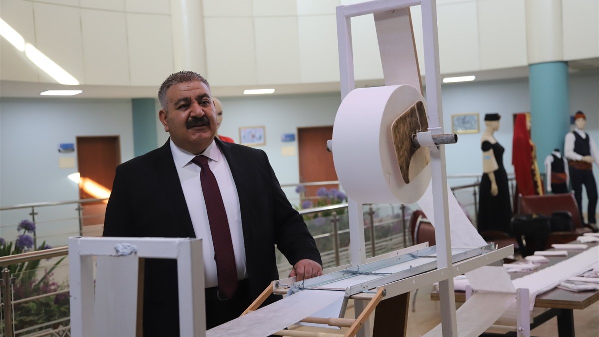 Erzurum Palandöken Belediyesi atık malzemelerle maske imalat makinesi üretti