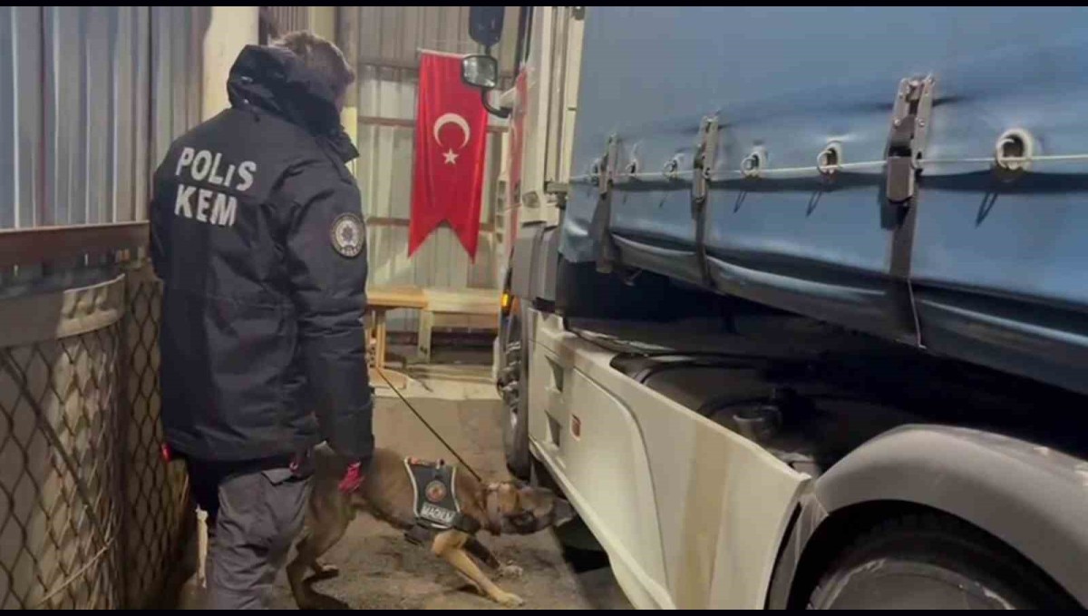 Erzurum polisinden dev uyuşturucu operasyonu: 2 tutuklama