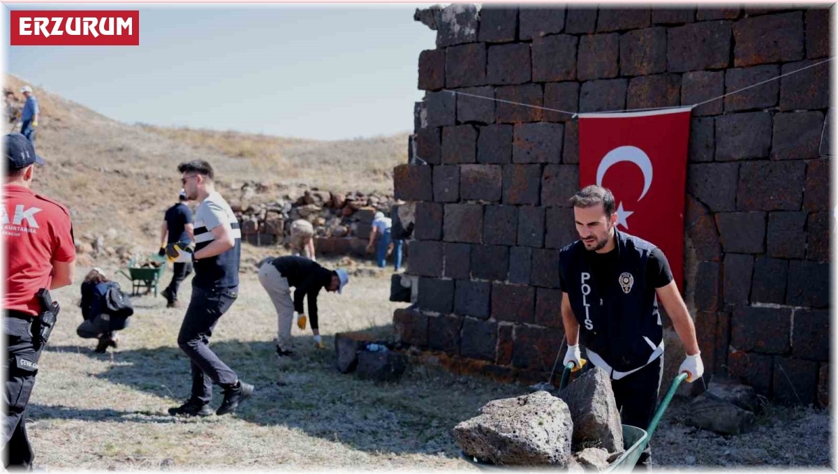 Erzurum polisinden örnek davranış