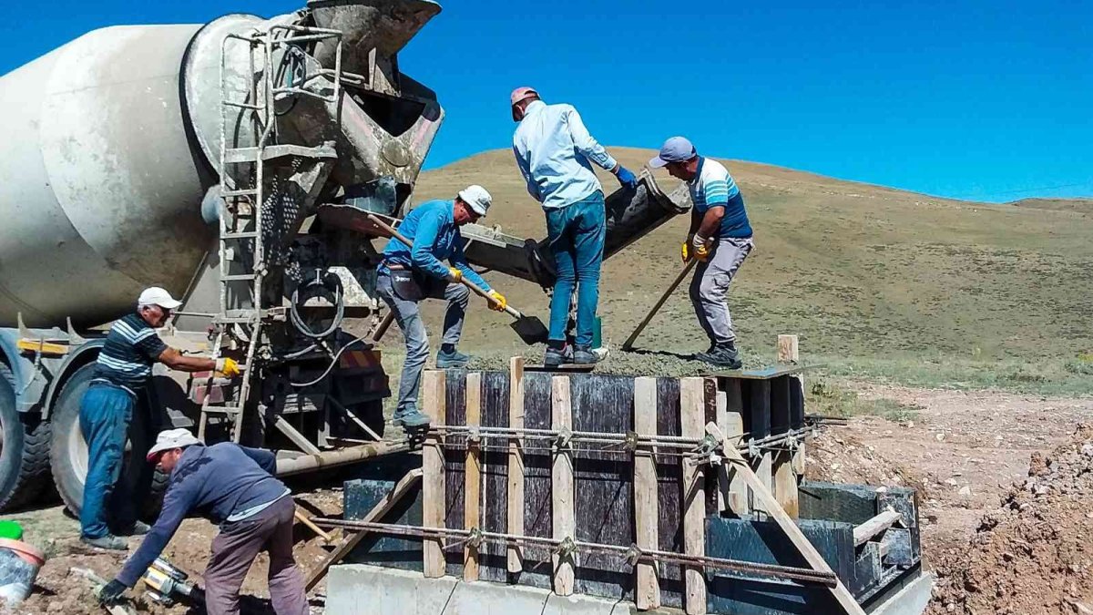Erzurum Sakalıkesik Ovası sulamasında çalışmalar devam ediyor