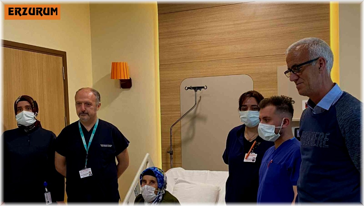 Erzurum Şehir Hastanesinde bir ilk, 5 santimlik kesiyle kalp ameliyatı yaptı