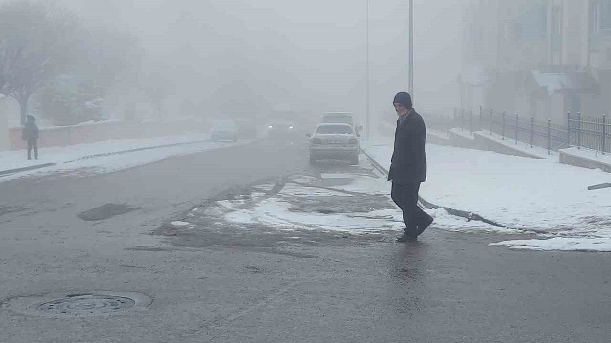 Erzurum sis ve kara teslim oldu