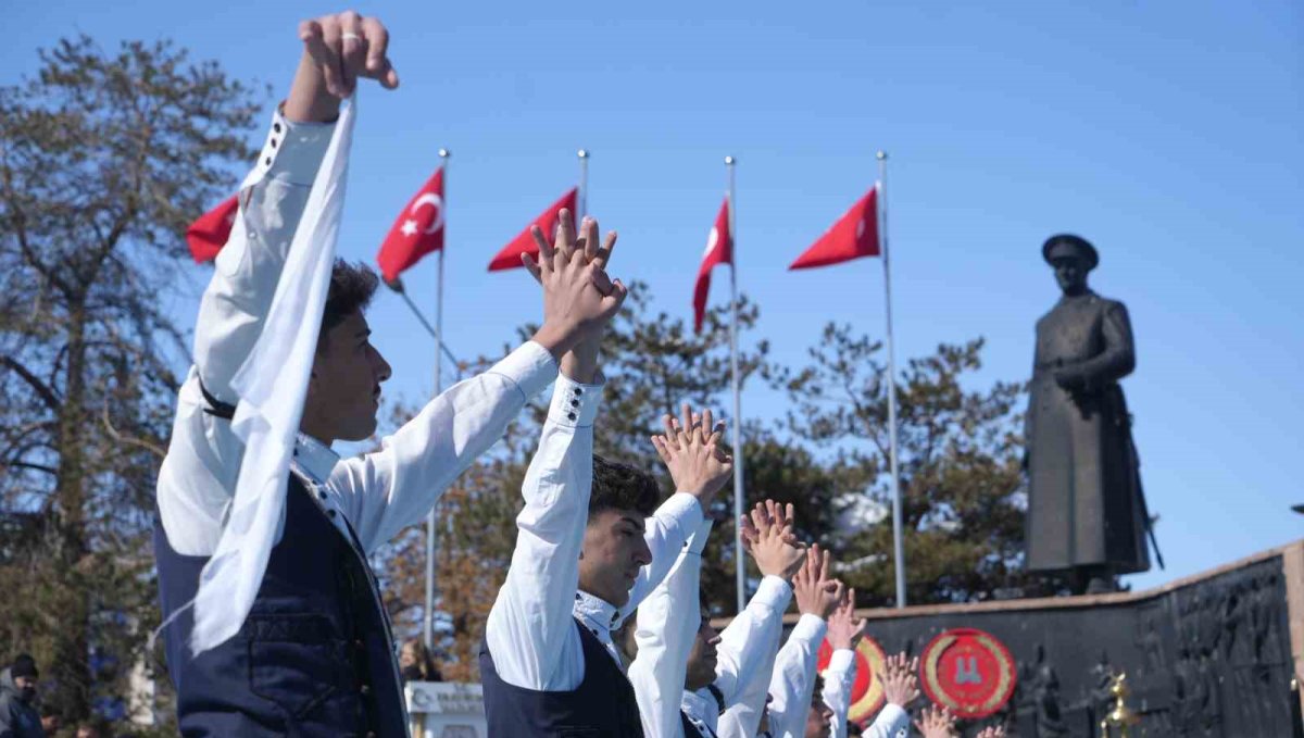 Erzurum'un kurtuluşunun 108'nci yıl dönümünü coşkuyla kutladı