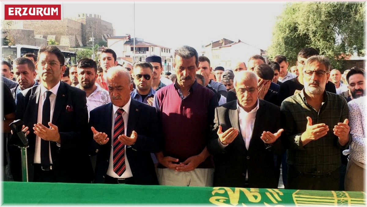 Erzurum'un sevilen iş insanı Abdurrezzak Cellat son yolculuğuna uğurlandı