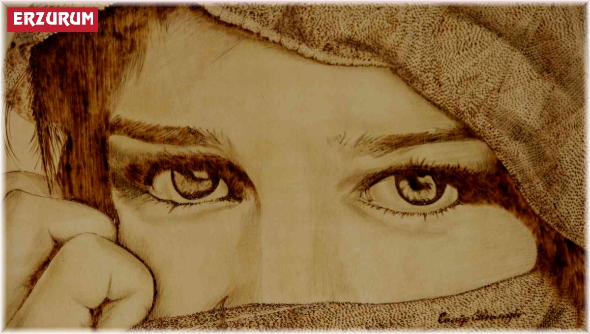 Erzurum'un tek ahşap yakma ve naht sanatı ustası birbirinden güzel eserler ortaya çıkartıyor