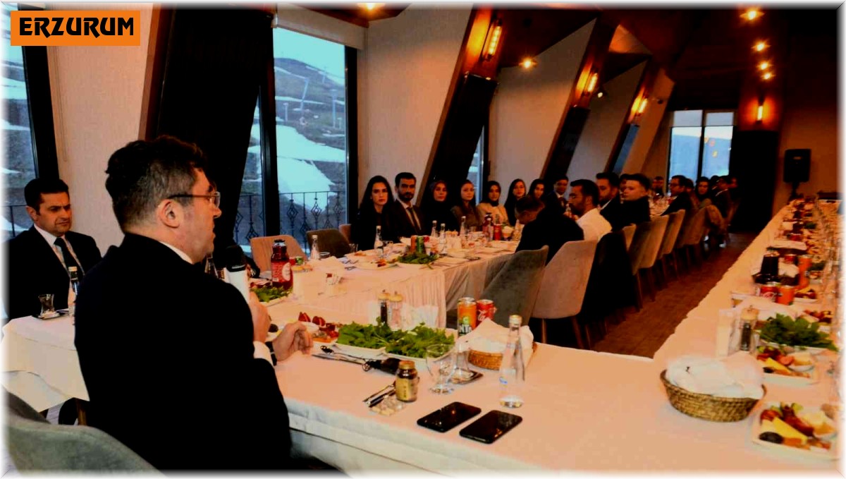 Erzurum Valisi Memiş, sağlık çalışanları ve öğretmenlerle iftarda buluştu