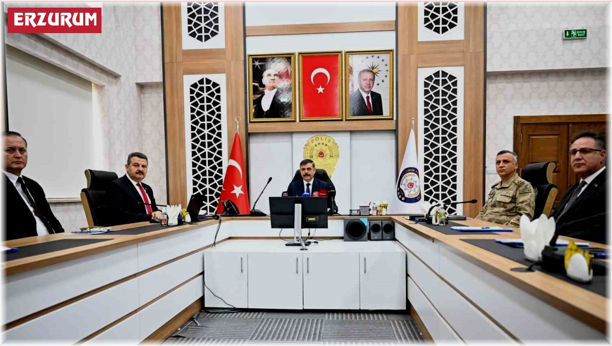 Erzurum Valisi'nden dilenci uyarısı: "İhtiyacı olan bizlere gelsin"