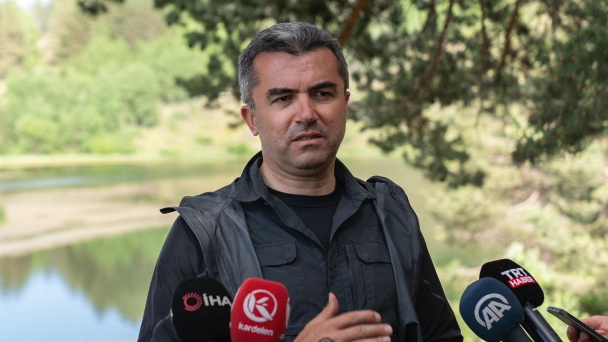 Erzurum Valisi offroad aracının direksiyonuna geçti, kırmızı periler diyarında tur attı