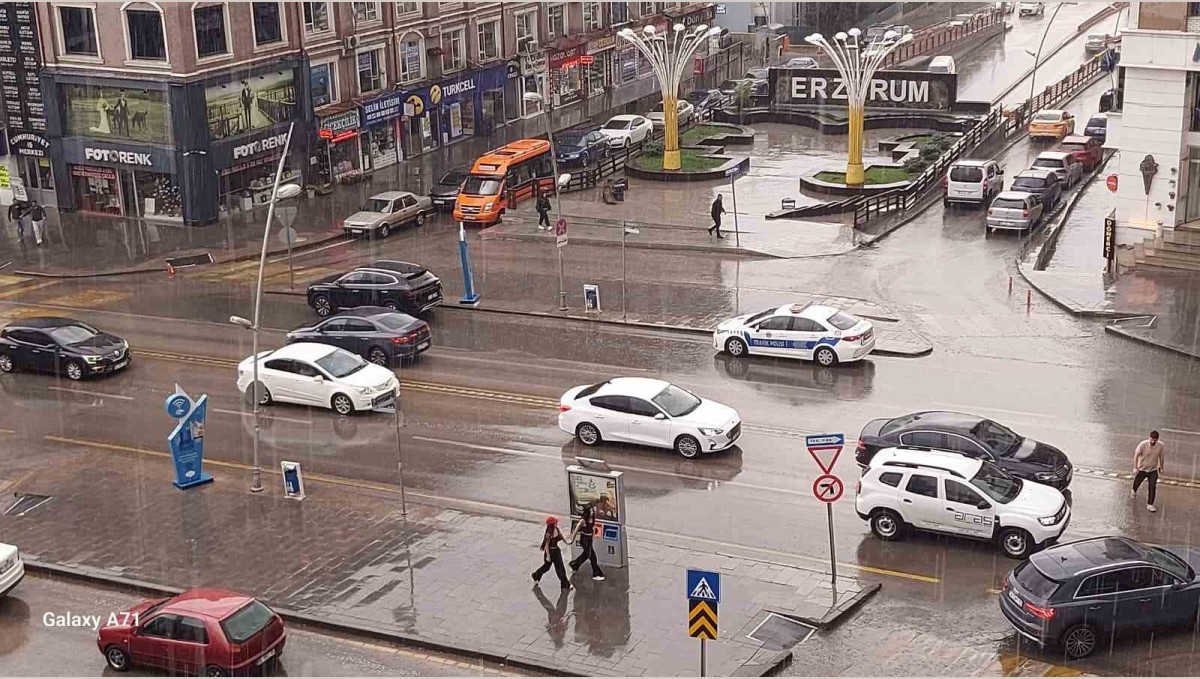 Erzurum yağmurla serinledi