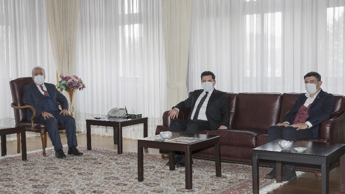 Erzurum Yeşilay'dan Rektör Çomaklı'ya ziyaret