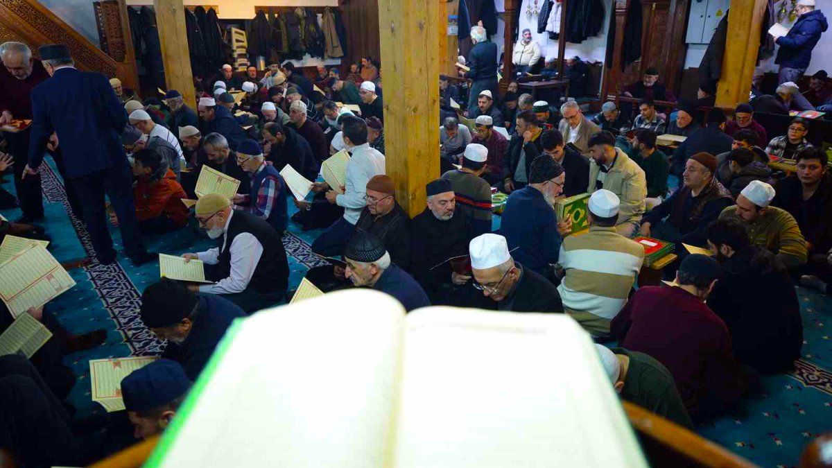 Erzurum’da asırlık 1001 Hatim geleneği: Şehir genelinde okunan hatimler dua ile tamamlanacak