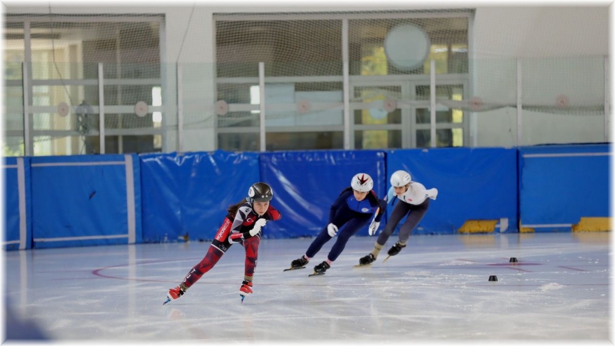 Erzurum’da short track heyecanı