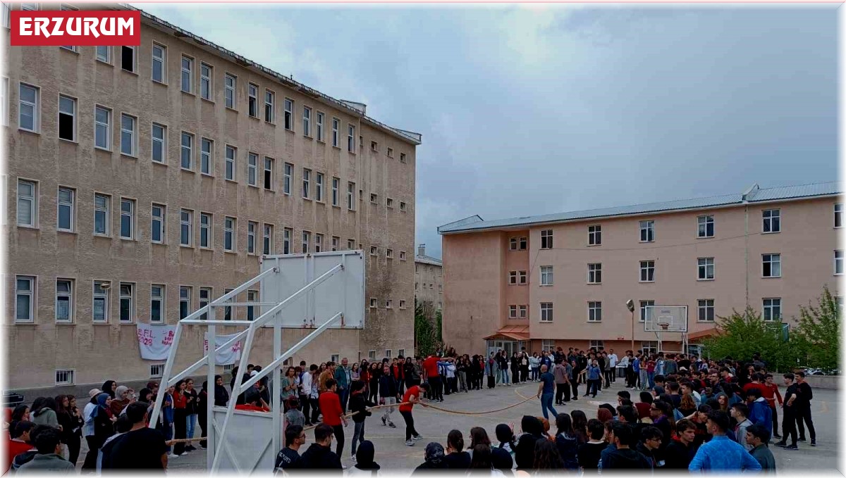 Erzurumlu öğrencilerden örnek davranış