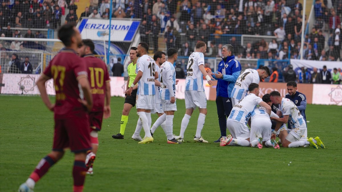 Erzurumspor FK 90+4'te Gelen Golle Bandırmaspor'la 1-1 Berabere Kaldı
