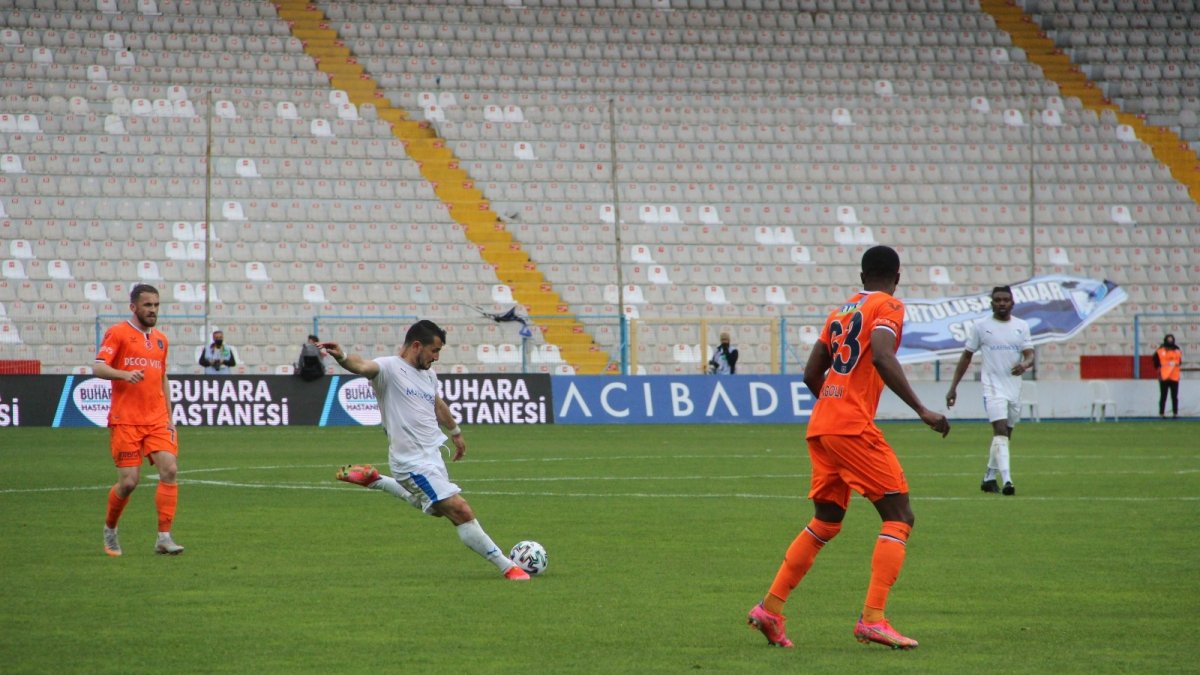 Erzurumspor umutlarını son 3 maça bıraktı