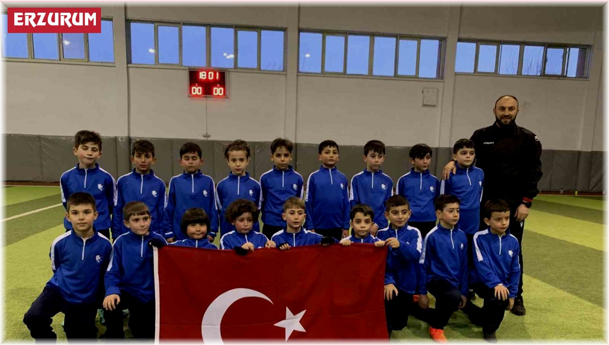 Erzurumspor'un miniklerinden duygulandıran hareket