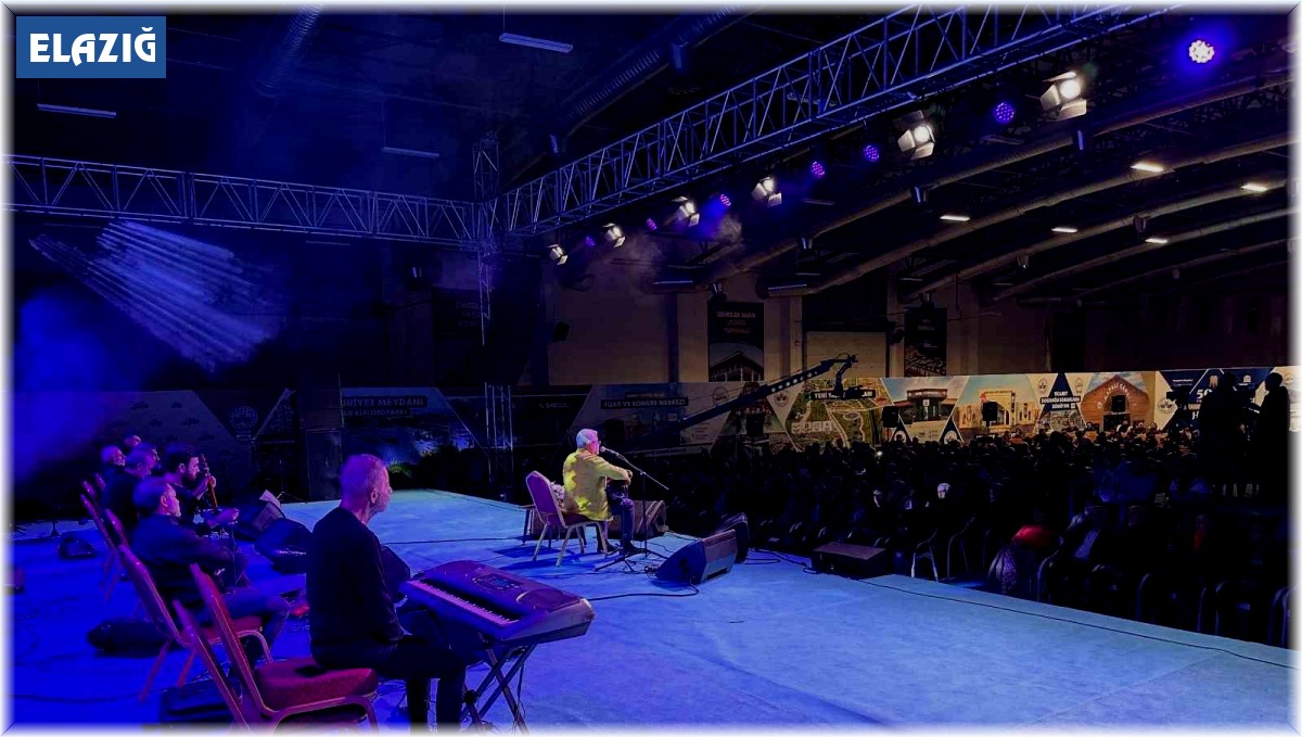 Esat Kabaklı Elazığlılarla buluştu