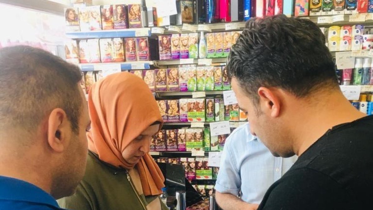 Esenlik Süper Market görevlisinden örnek davranış