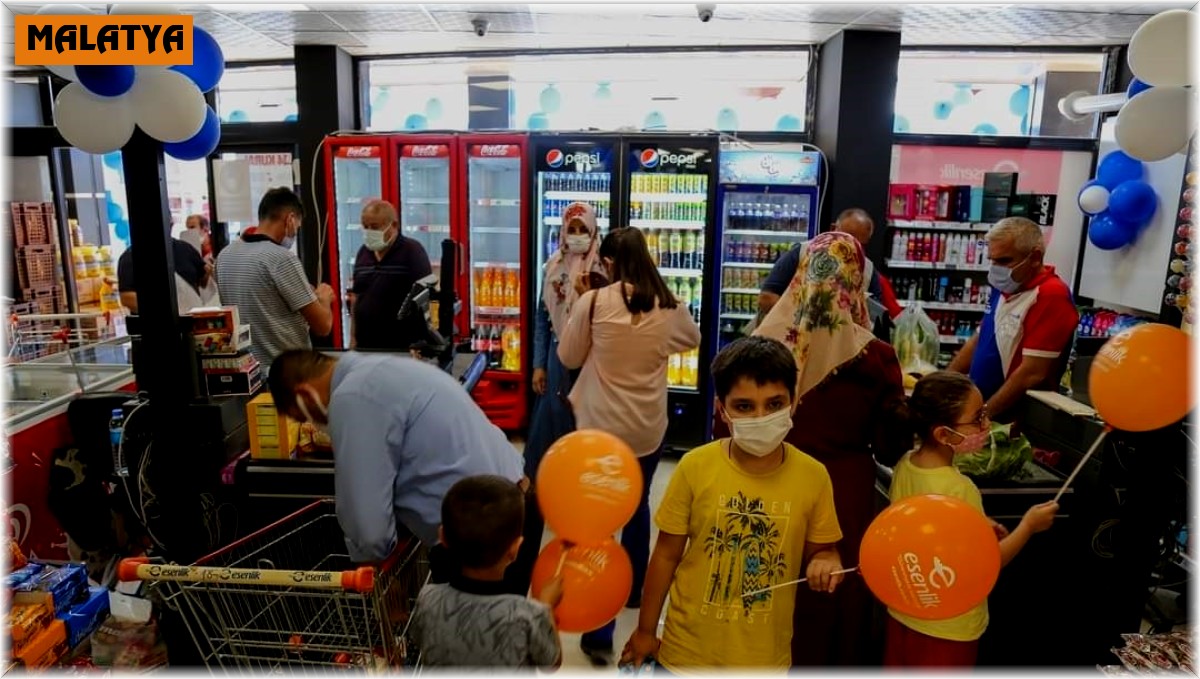 Esenlikten alışveriş yüz güldürüyor