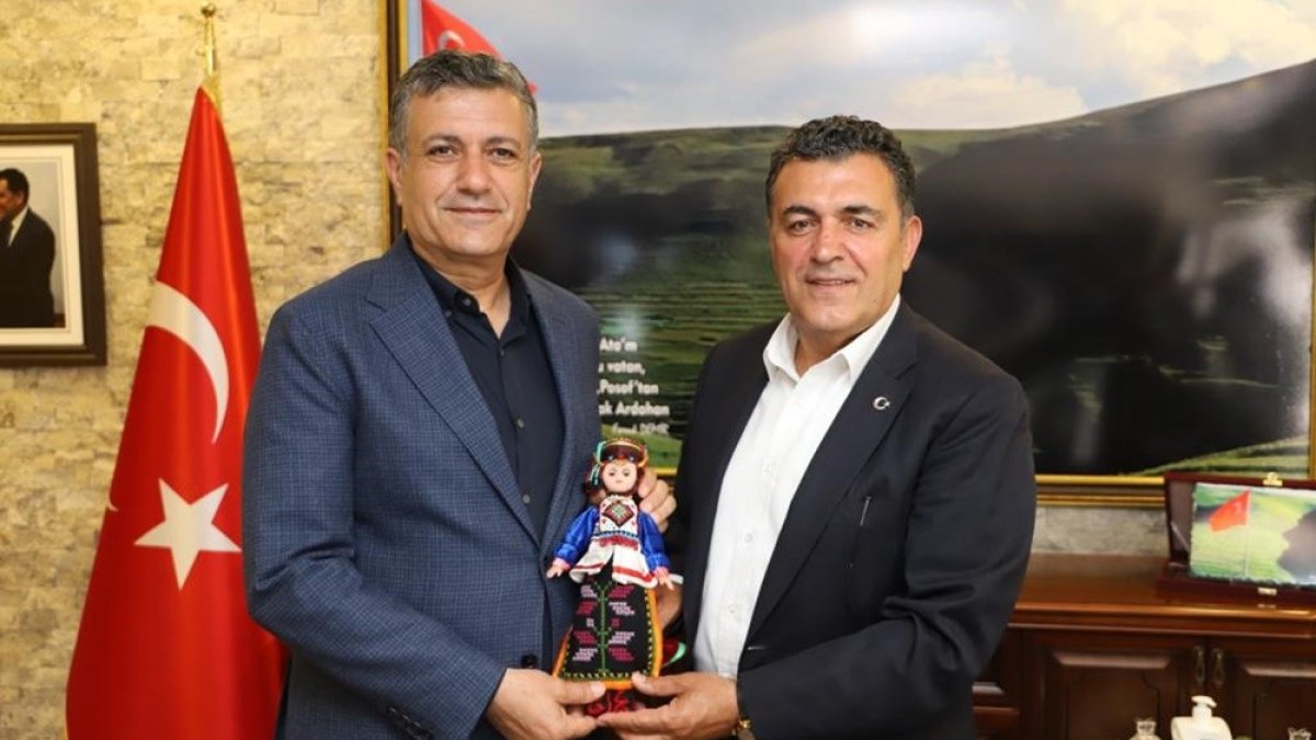 Esenyurt Belediye Başkanı Kemal Deniz Bozkurt'tan Ardahan Belediye Başkan Faruk Demir'e ziyaret