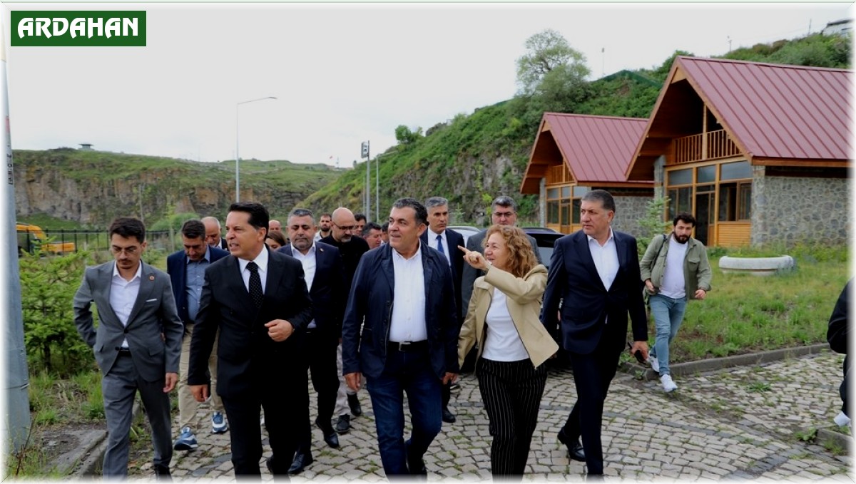 Esenyurt Belediye Başkanı Özer, Ardahan Belediyesini ziyaret etti