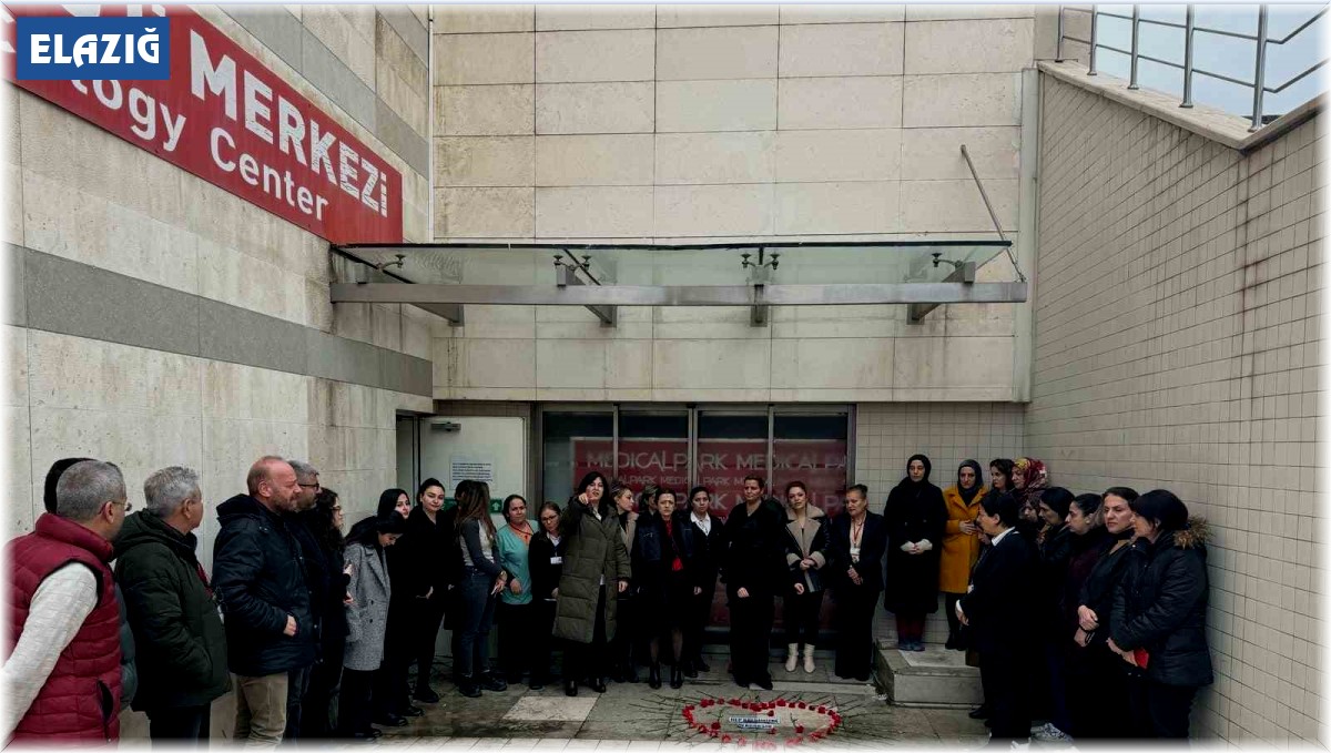 Eşi tarafından katledilen kadın, öldürüldüğü hastanenin önünde arkadaşları tarafından anıldı