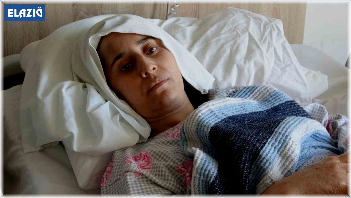 Eşi yanında can veren anne kızıyla birlikte 5,5 saat sonra enkazdan çıkartıldı