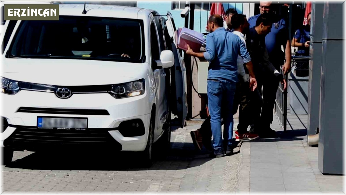 Eşini 22 bıçak darbesiyle öldüren sanık ağırlaştırılmış müebbet hapis cezasına çarptırıldı