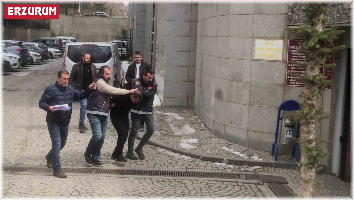 Eşini ve kızını bıçaklayarak öldüren öğretmen baba adliyeye sevk edildi