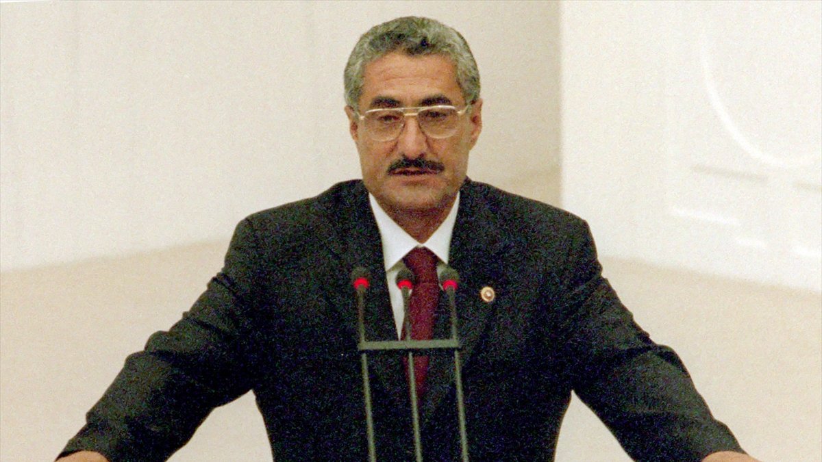 Eski bakan Zeki Ergezen vefat etti