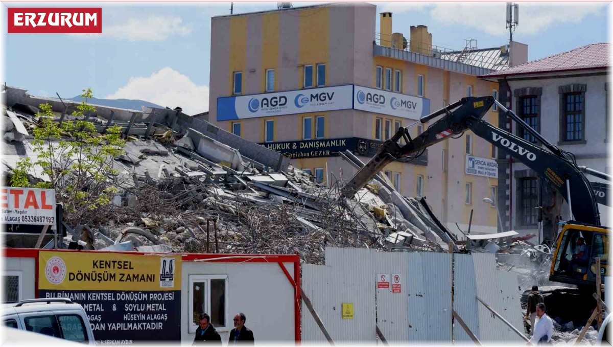 Eski belediye binasının yıkımında sona gelindi