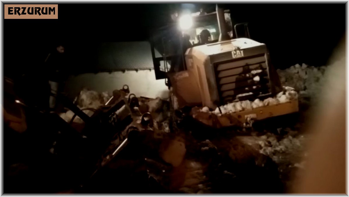 ESKİ ekipleri gece yarısı su arızasını giderdi