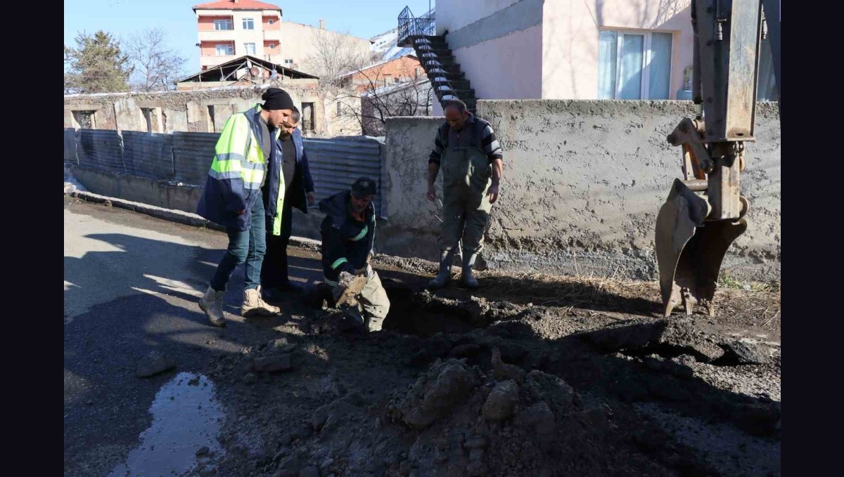 ESKİ ekipleri soğuk ve kışa rağmen çalışıyor