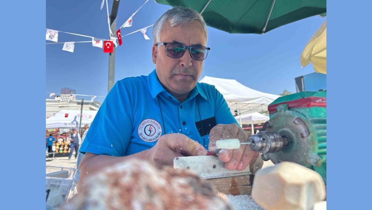 Eskişehir'in 'beyaz altını' lületaşı Van'da ilgi odağı oldu