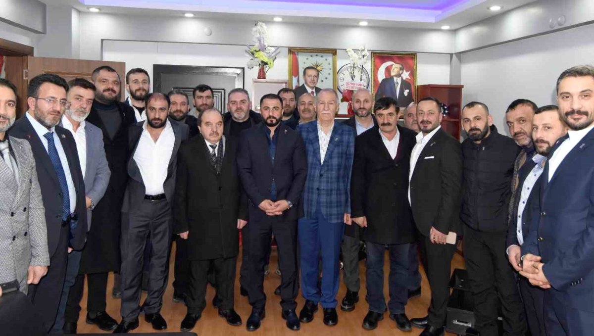 ESOB'dan Oto Tamir ve İmalatçıları Odası Başkanı Akdoğan'a tebrik ziyareti