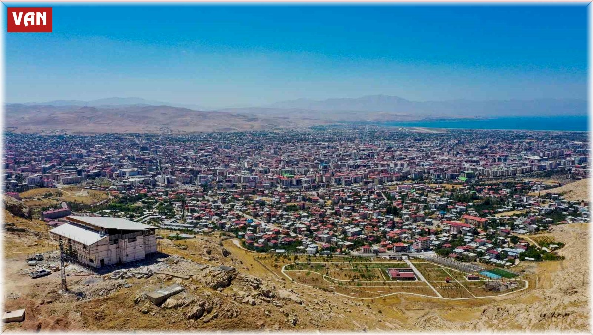 Eşsiz Van manzarası sunan Toprakkale'ye seyir terası yapılıyor