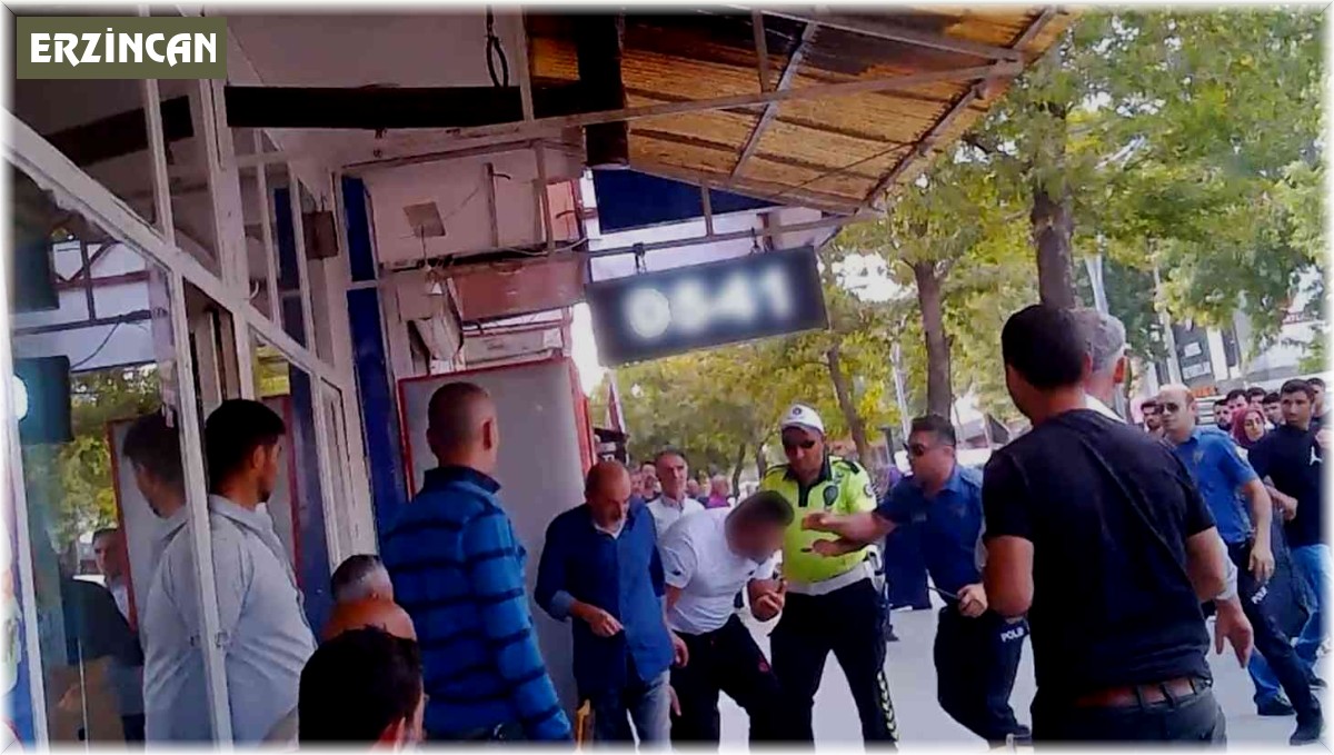 Etrafa saldıran alkollü şahıs orantılı güç kullanılarak gözaltına alındı