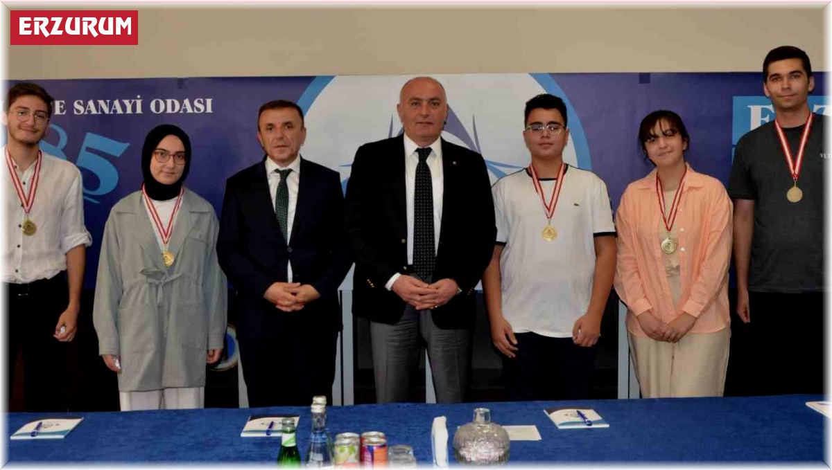 ETSO, başarılı öğrencileri ödüllendirdi